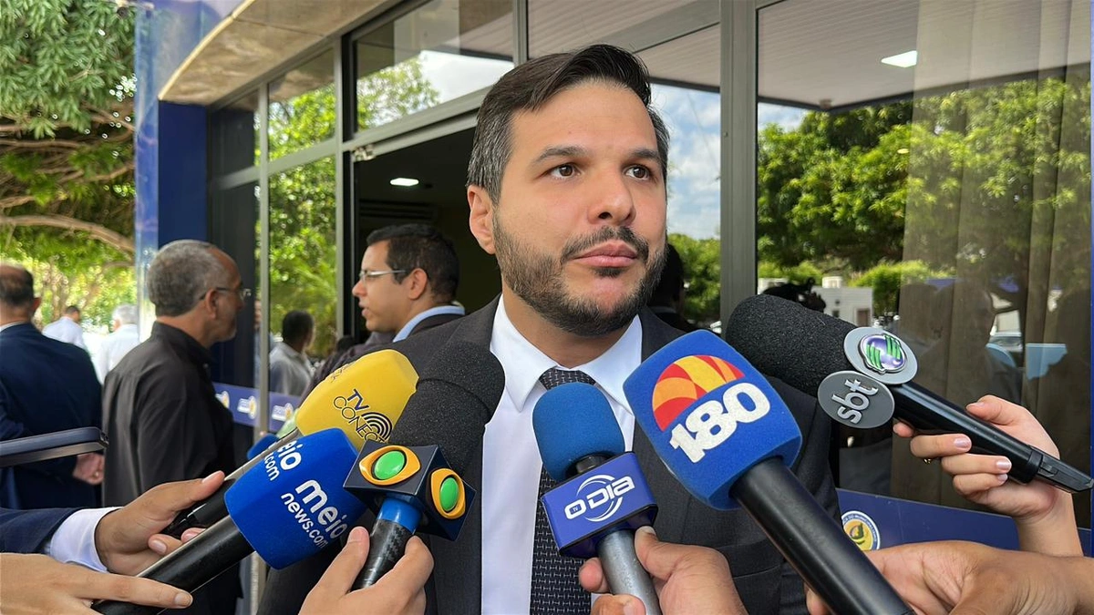 Admaelton Bezerra se licencia da APPM e prefeito Pompilim assume presidência