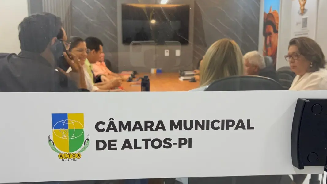 Andréa Amaral assume presidência e abre ano legislativo em Altos