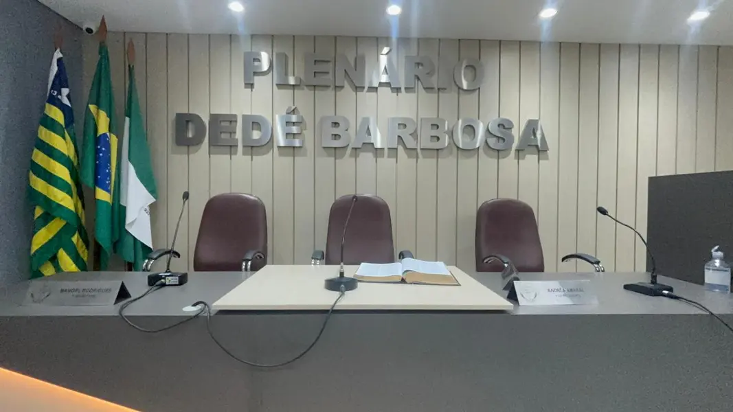 Andréa Amaral assume presidência e abre ano legislativo em Altos