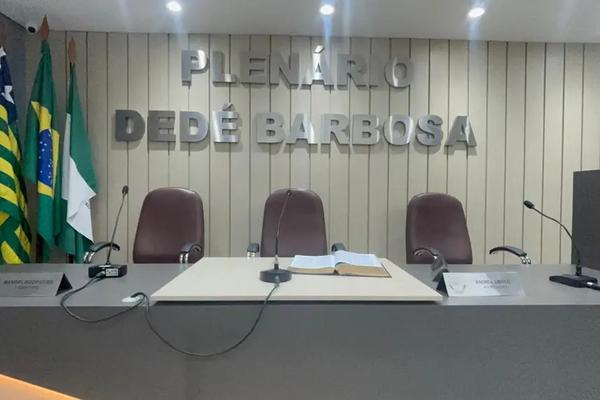 Andréa Amaral assume presidência e abre ano legislativo em Altos