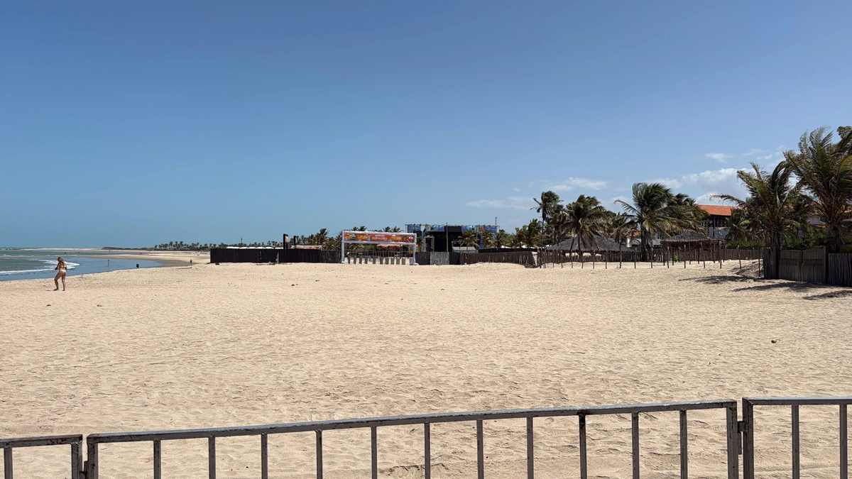 Após festa e shows, Praia do Coqueiro, no litoral piauiense, amanhece limpa