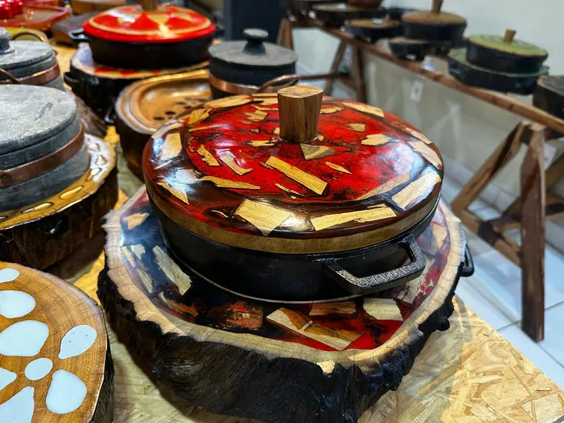 Arte em madeira ganha espaço em nova exposição na Central Mestre Dezinho