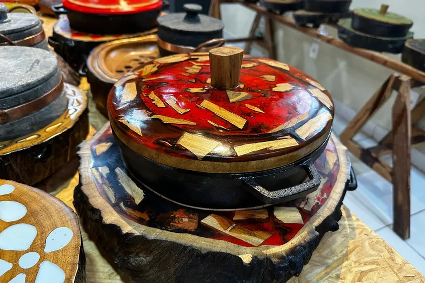 Arte em madeira ganha espaço em nova exposição na Central Mestre Dezinho