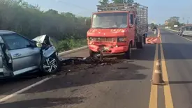 Bebê recém-nascido e dois adultos ficam feridos em acidente na BR-343, em Piripiri (Foto: Reprodução/PRF)