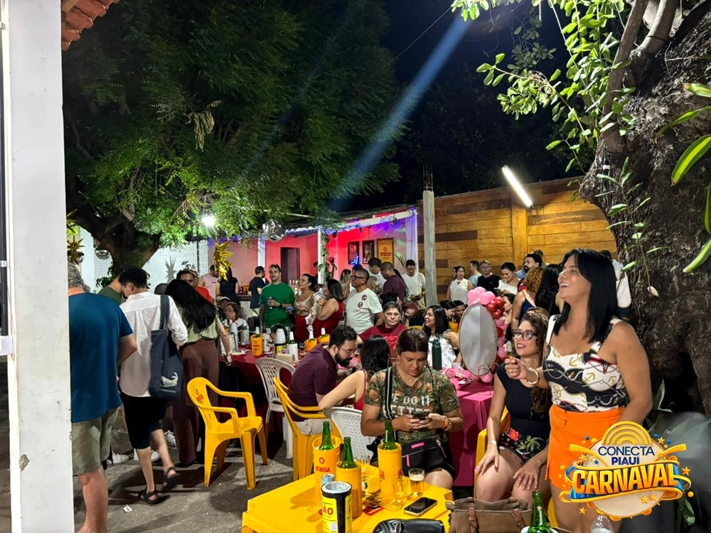 Brasa Samba coroa rainha de bateria em grande festa de pré-Carnaval em Teresina