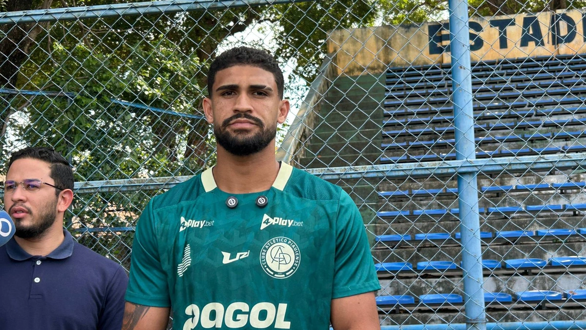 Carlos Itambé - Zagueiro do CAP