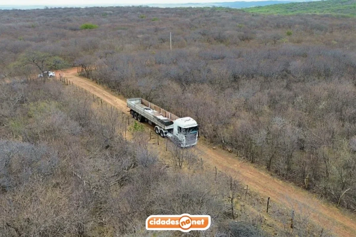 Carreta é encontrada abandonada em estrada vicinal entre cidades do Piauí