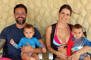 Casal Zé Neto e Karla Rovaris com os filhos Miguel e Maria, no litoral do Piauí (Foto: Instagram)