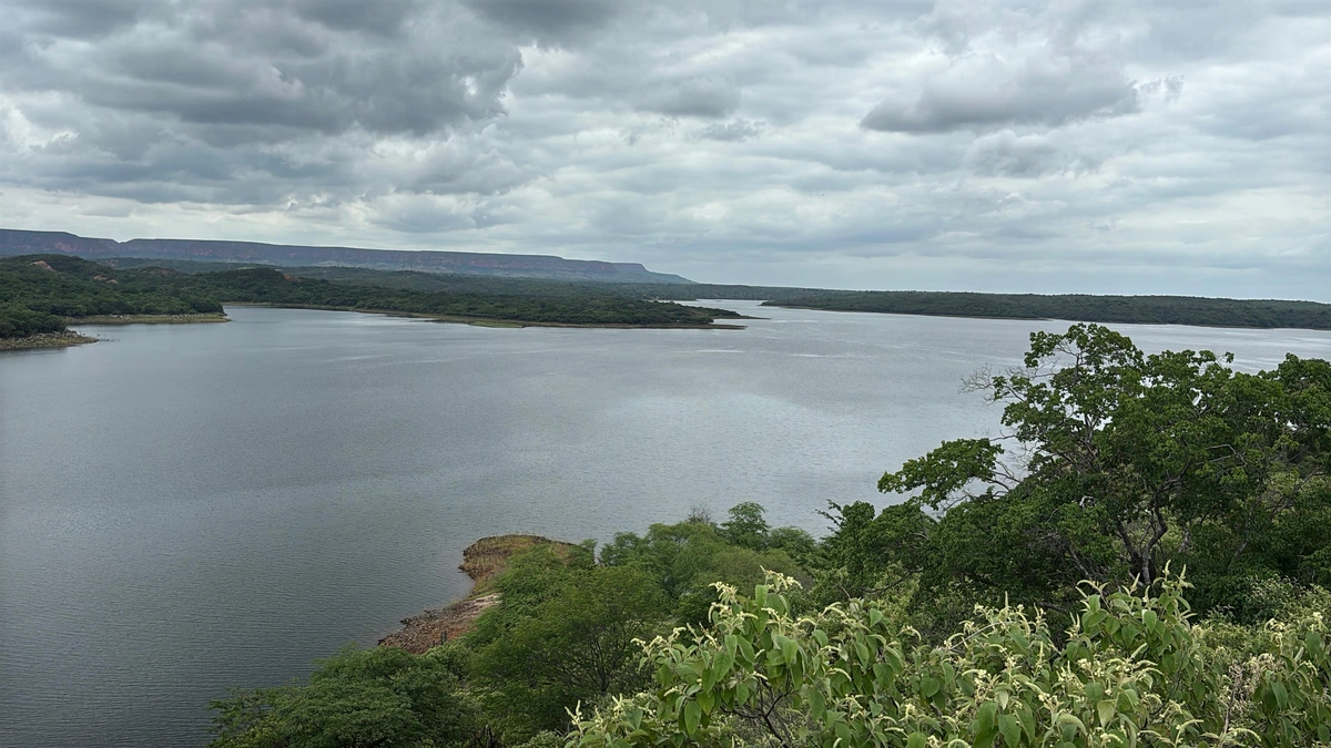 Catamarã na Barragem do Jenipapo revela força do turismo em São João do Piauí