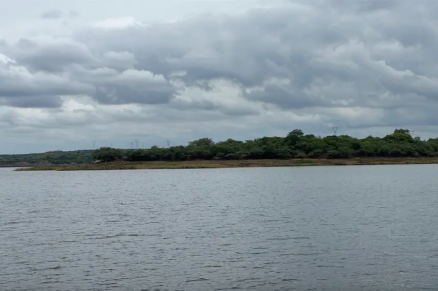Catamarã na Barragem do Jenipapo revela força do turismo em São João do Piauí