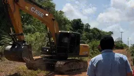 Chegada de maquinário avança obras na Ladeira do Zundão em Altos (Foto: Reprodução)