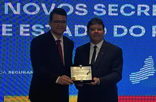 Chico Lucas é ovacionado e se emociona ao deixar a Segurança Pública do Piauí (Foto: Conecta Piauí)