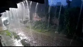 Chuva forte alaga ruas e causa transtornos em Floriano (Foto: Reprodução)