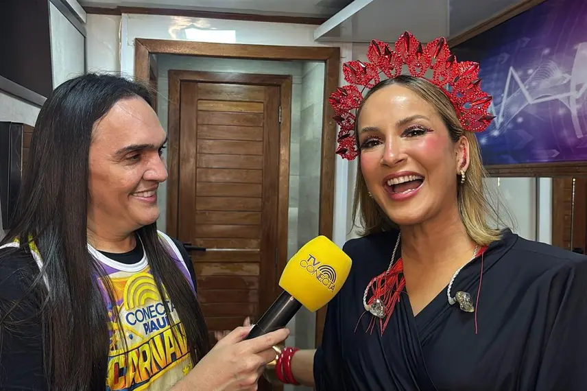 Claudia Leitte arrasta multidão em prévia de Carnaval na Marechal Castelo Branco
