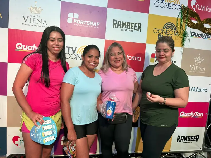 Claudia Leitte arrasta multidão em prévia de Carnaval na Marechal Castelo Branco