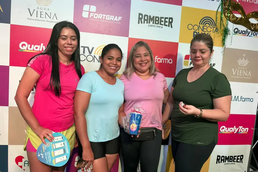 Claudia Leitte arrasta multidão em prévia de Carnaval na Marechal Castelo Branco