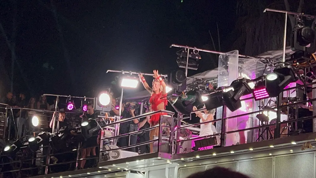 Claudia Leitte arrasta multidão em prévia de Carnaval na Marechal Castelo Branco