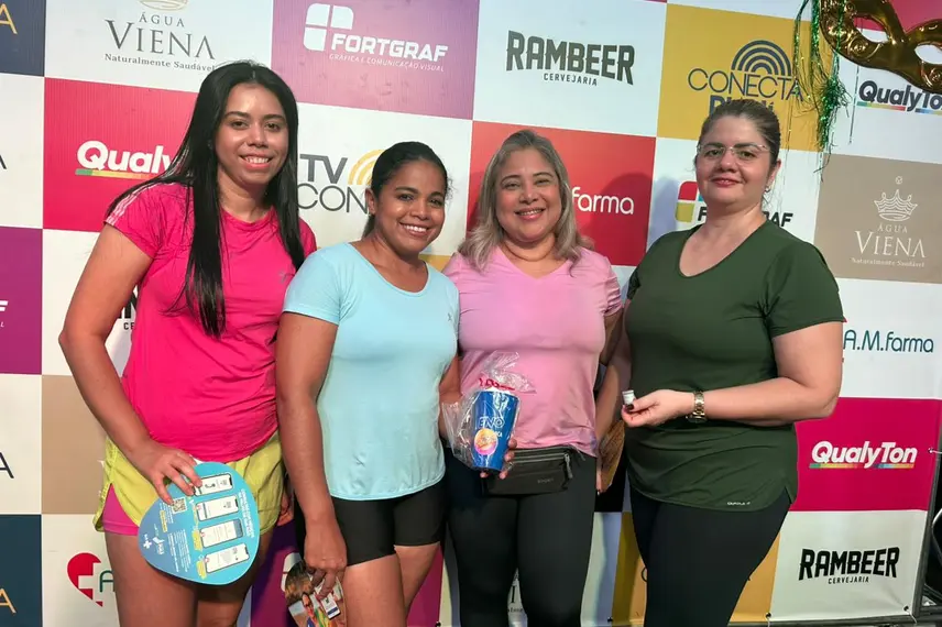 Claudia Leitte arrasta multidão em prévia de Carnaval na Marechal Castelo Branco