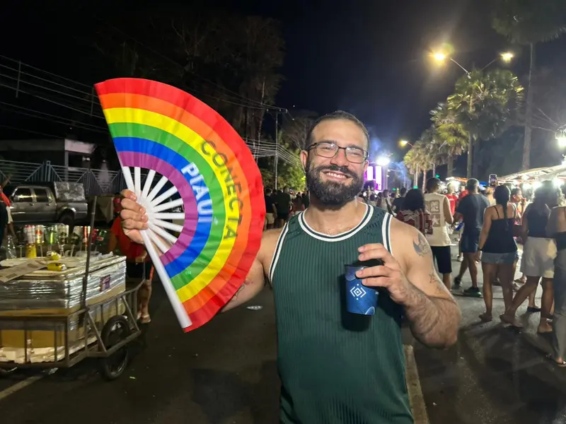 Claudia Leitte arrasta multidão em prévia de Carnaval na Marechal Castelo Branco