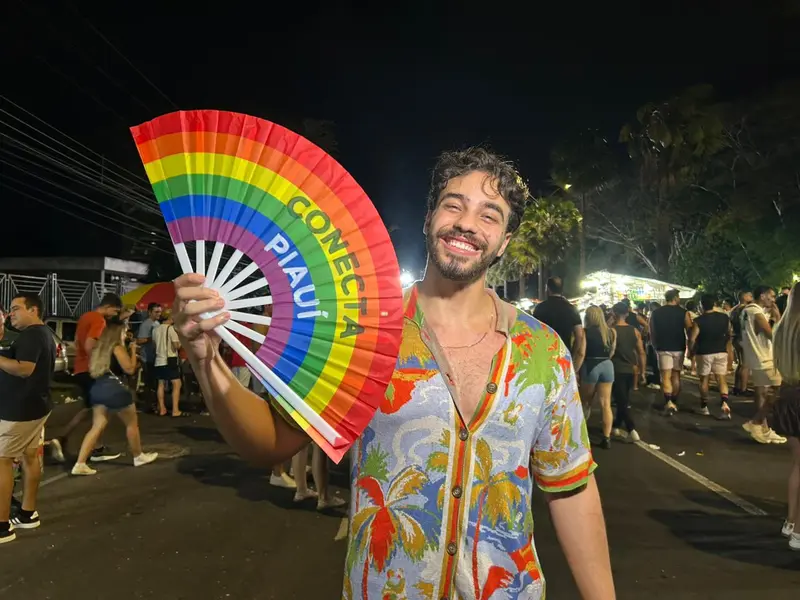 Claudia Leitte arrasta multidão em prévia de Carnaval na Marechal Castelo Branco