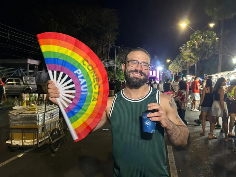 Claudia Leitte arrasta multidão em prévia de Carnaval na Marechal Castelo Branco