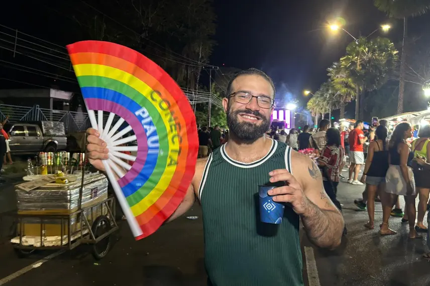 Claudia Leitte arrasta multidão em prévia de Carnaval na Marechal Castelo Branco