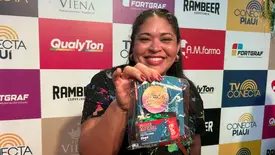 Claudia Leitte arrasta multidão em prévia de Carnaval na Marechal Castelo Branco (Foto: Maria Clara César/ Conecta Piauí)