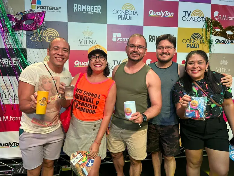 Claudia Leitte arrasta multidão em prévia de Carnaval na Marechal Castelo Branco