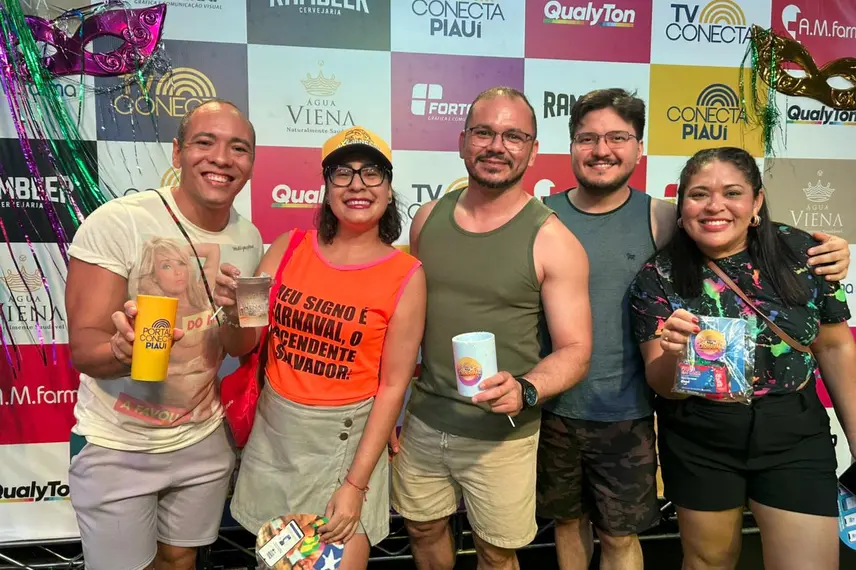 Claudia Leitte arrasta multidão em prévia de Carnaval na Marechal Castelo Branco