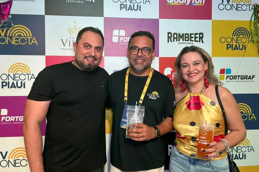 Claudia Leitte arrasta multidão em prévia de Carnaval na Marechal Castelo Branco