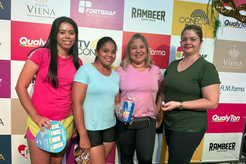 Claudia Leitte arrasta multidão em prévia de Carnaval na Marechal Castelo Branco