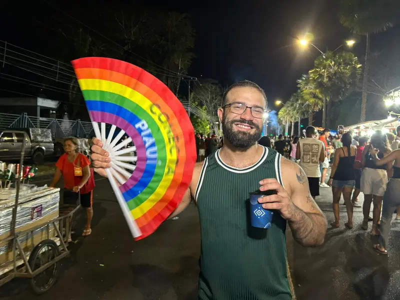 Claudia Leitte arrasta multidão em prévia de Carnaval na Marechal Castelo Branco