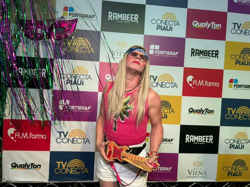 Claudia Leitte arrasta multidão em prévia de Carnaval na Marechal Castelo Branco