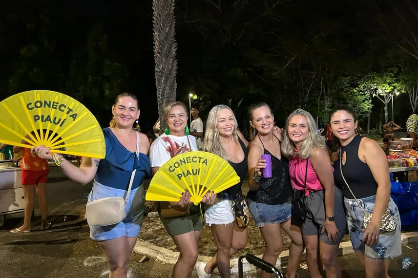 Claudia Leitte arrasta multidão em prévia de Carnaval na Marechal Castelo Branco