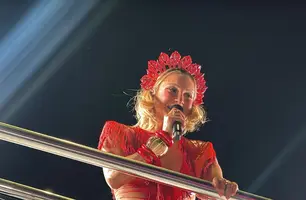 Claudia Leitte arrasta multidão em prévia de Carnaval na Marechal Castelo Branco (Foto: Portal Conecta Píaui)