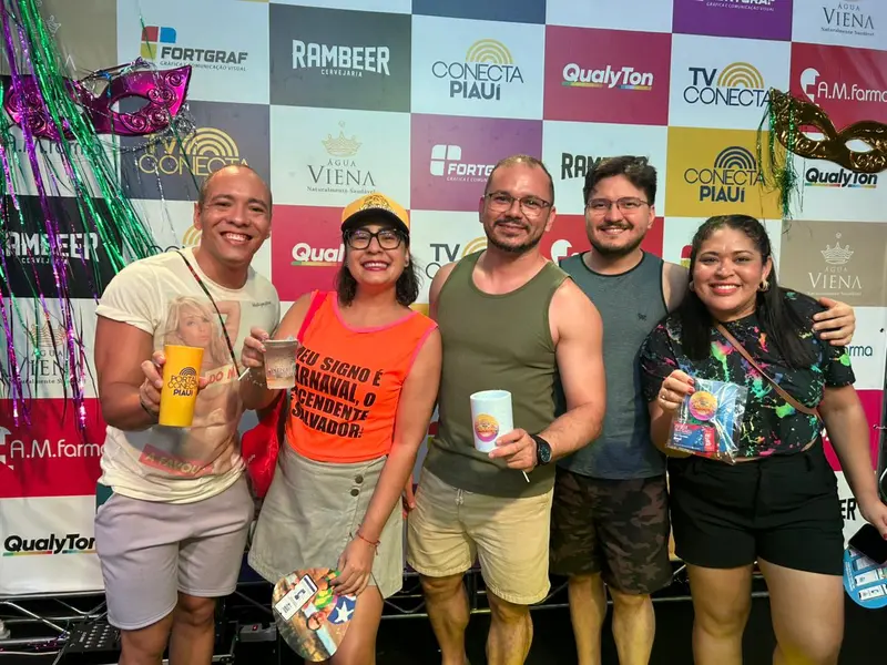 Claudia Leitte arrasta multidão em prévia de Carnaval na Marechal Castelo Branco