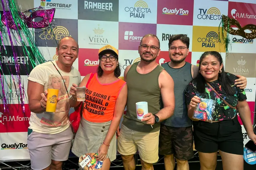 Claudia Leitte arrasta multidão em prévia de Carnaval na Marechal Castelo Branco