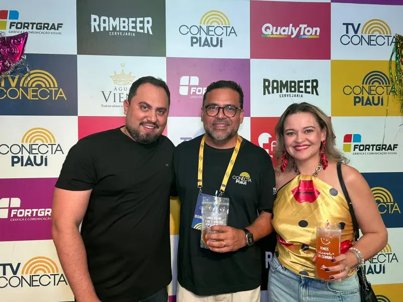 Claudia Leitte arrasta multidão em prévia de Carnaval na Marechal Castelo Branco