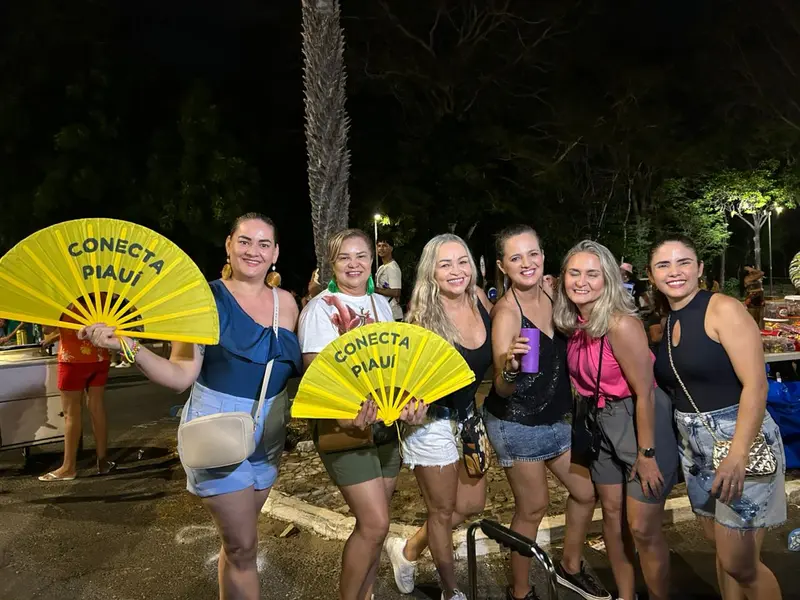 Claudia Leitte arrasta multidão em prévia de Carnaval na Marechal Castelo Branco