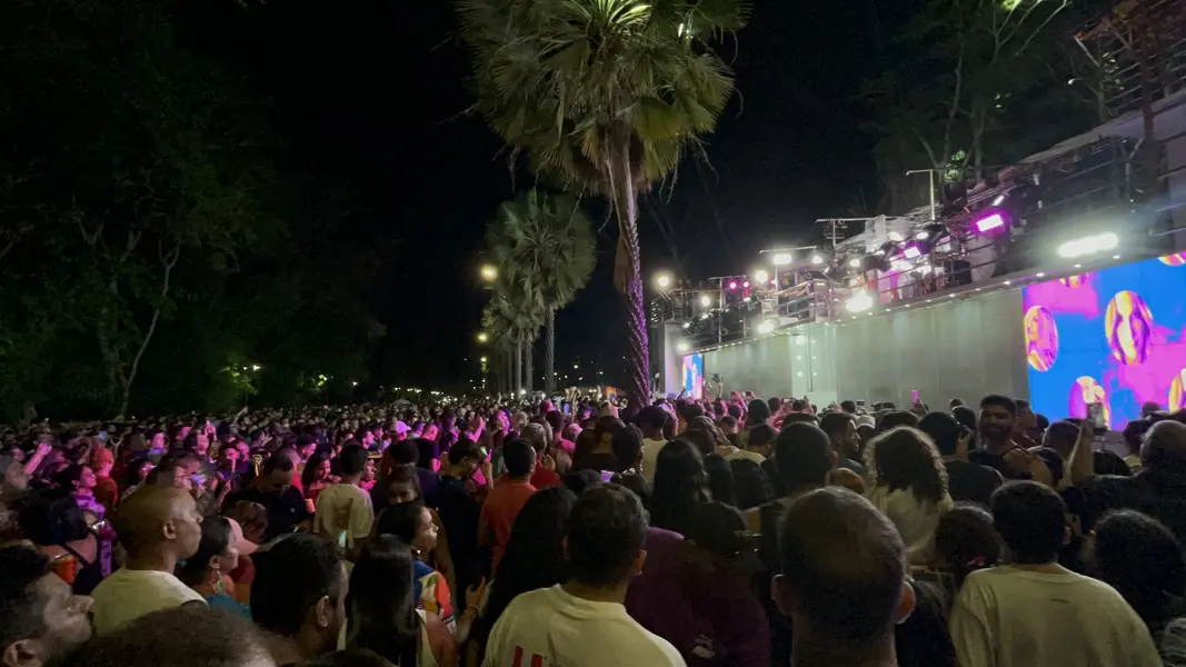 Claudia Leitte arrasta multidão em prévia de Carnaval na Marechal Castelo Branco