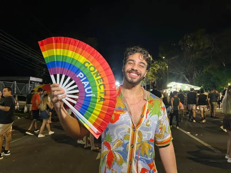 Claudia Leitte arrasta multidão em prévia de Carnaval na Marechal Castelo Branco