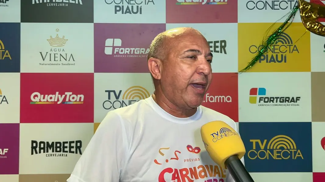 Claudia Leitte arrasta multidão em prévia de Carnaval na Marechal Castelo Branco