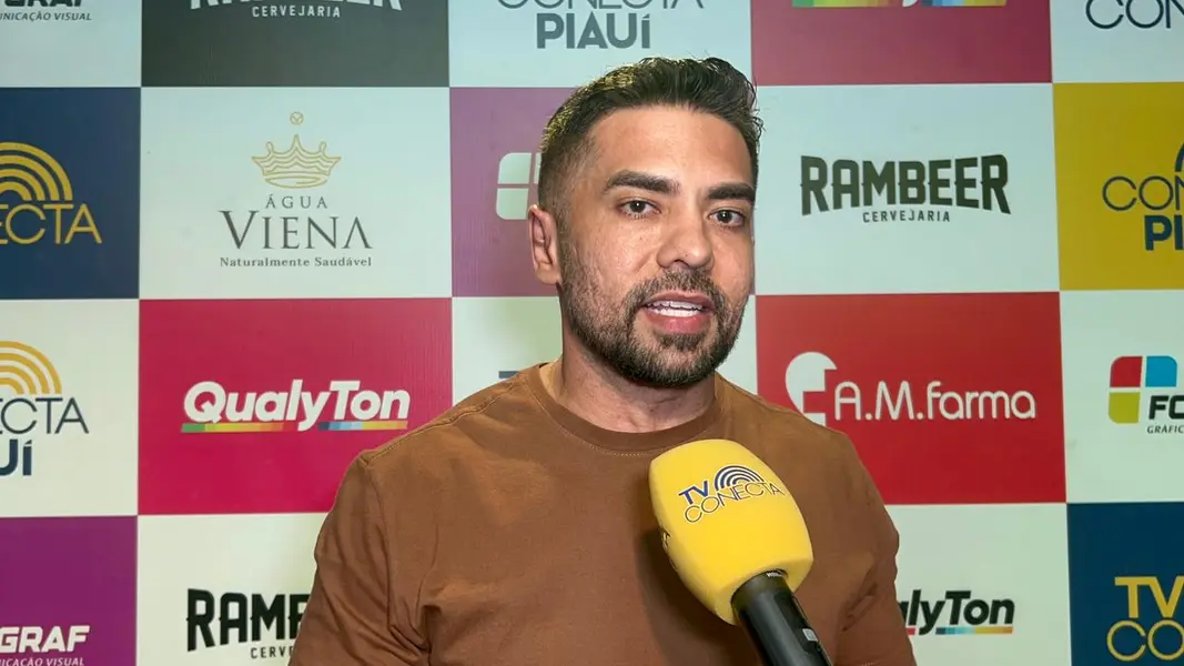 Claudia Leitte arrasta multidão em prévia de Carnaval na Marechal Castelo Branco