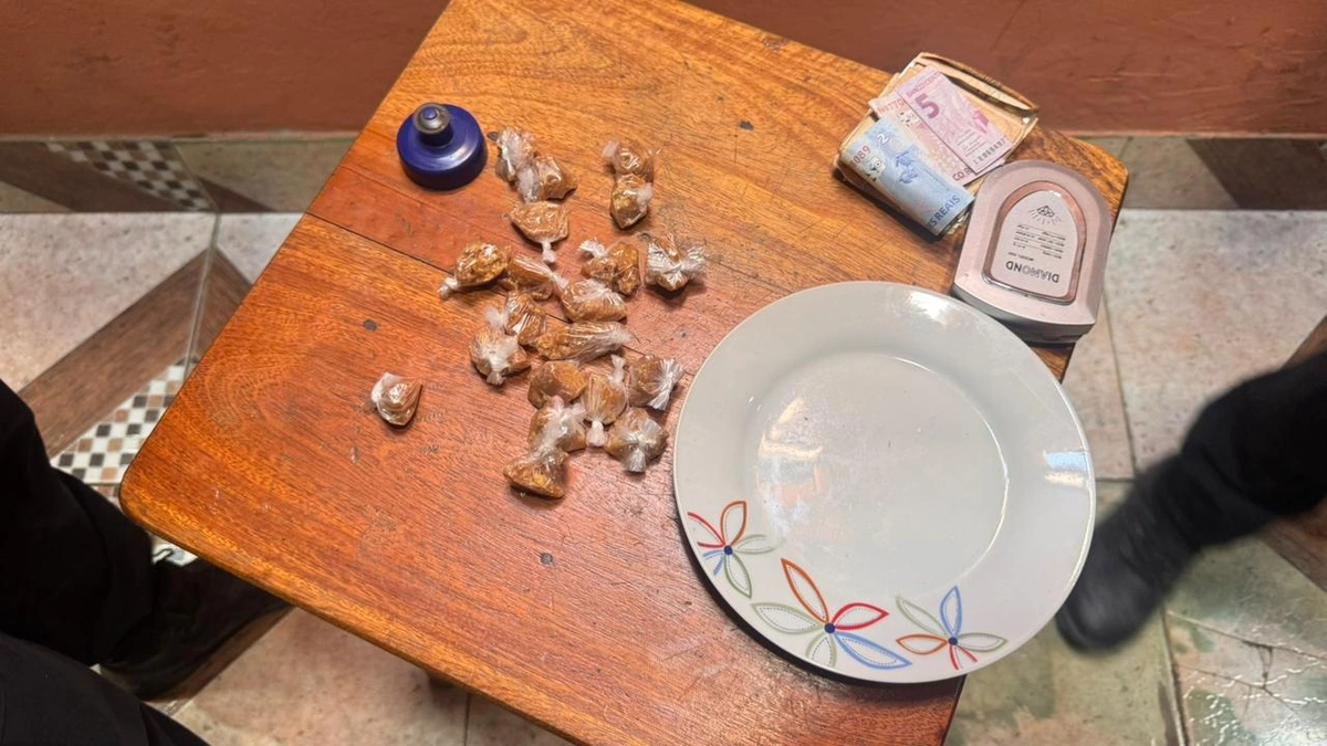 Companheira do traficante 'Bambam' é presa com drogas durante operação em Parnaíba