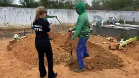 Corpo é exumado de cemitério a pedido do Ministério Público em Paulistana (Foto: Reprodução)