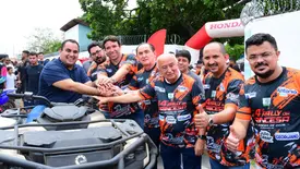 Deputados Marden, Georgiano e Júlio César prestigiam Rally em Floriano (Foto: Divulgação)