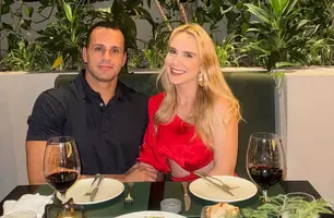 Em noite especial e cheia de amor, o Juiz Silvio Valoiss e a Engenheira Civil Andressa Brito (Foto: Instagram)