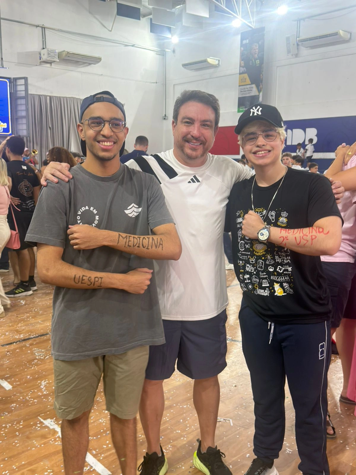 Família Cleto em festa com a aprovação em medicina e primeiro lugar geral na UFPI