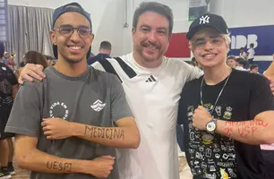 Família Cleto em festa com a aprovação em medicina e primeiro lugar geral na UFPI (Foto: Instagram)