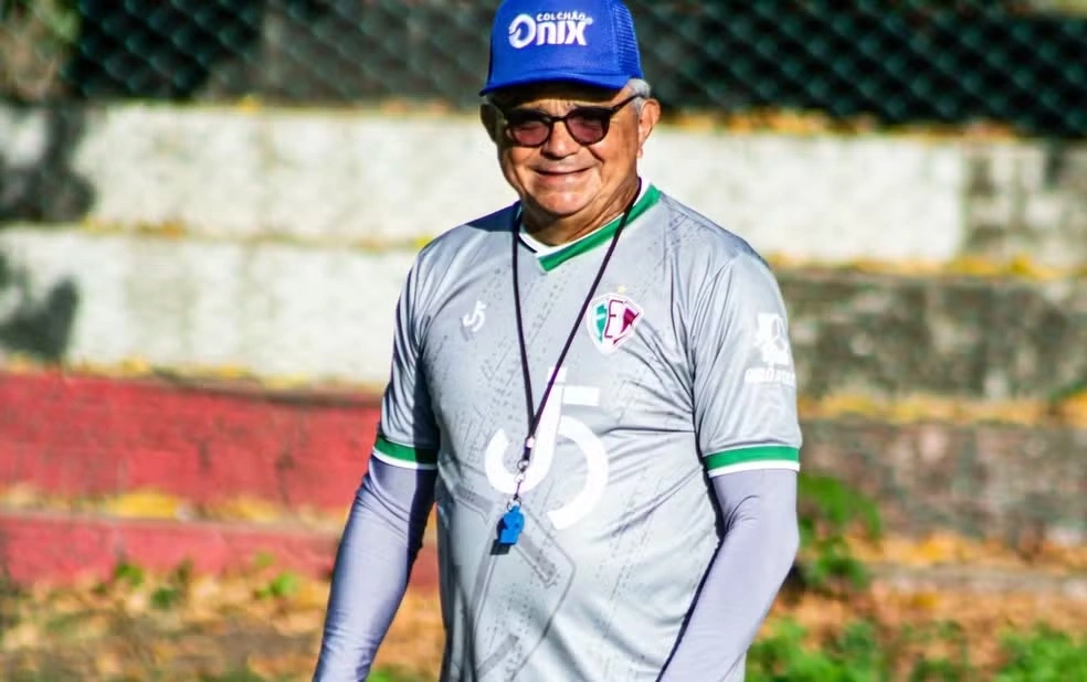 Flávio Araújo aposta no elenco para vitória importante na competição estadual